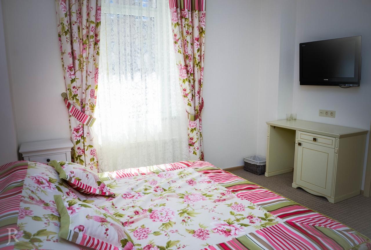 Hotel Maman Одеса Екстериор снимка